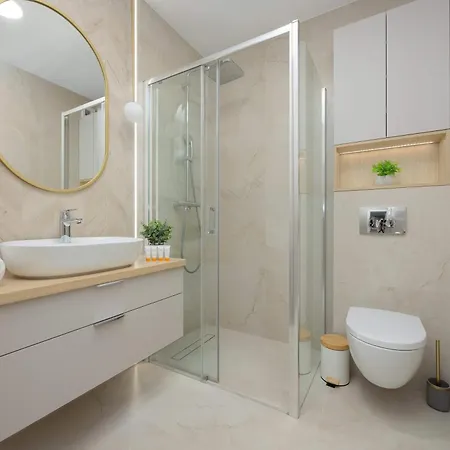 Spacious With Parking On Grochow By Renters Апартаменты Варшава