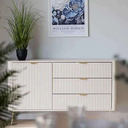 Apartment Spacious With Parking On Grochow By Renters Warschau