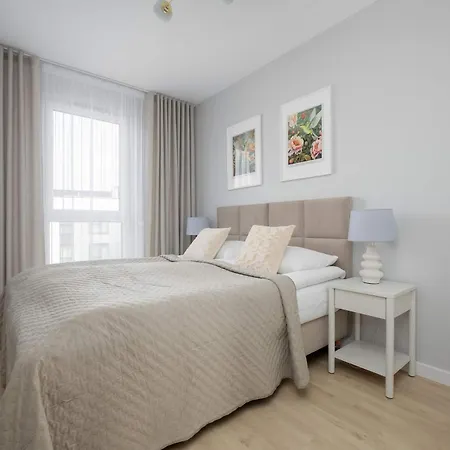 Spacious With Parking On Grochow By Renters Varsavia