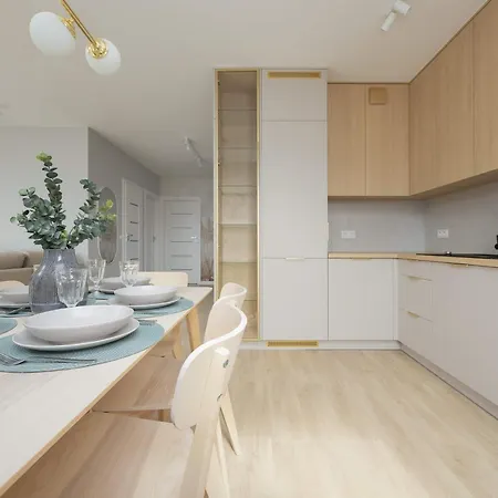 Spacious With Parking On Grochow By Renters Apartment Warschau