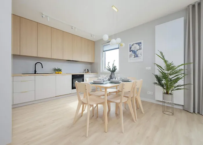 Daire Spacious With Parking On Grochow By Renters Varşova