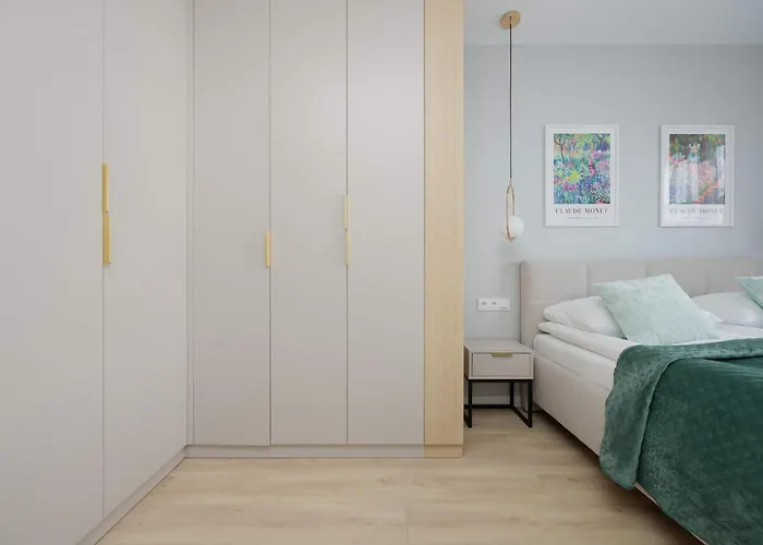 Spacious With Parking On Grochow By Renters Varşova