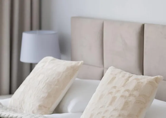 Spacious With Parking On Grochow By Renters * Varşova