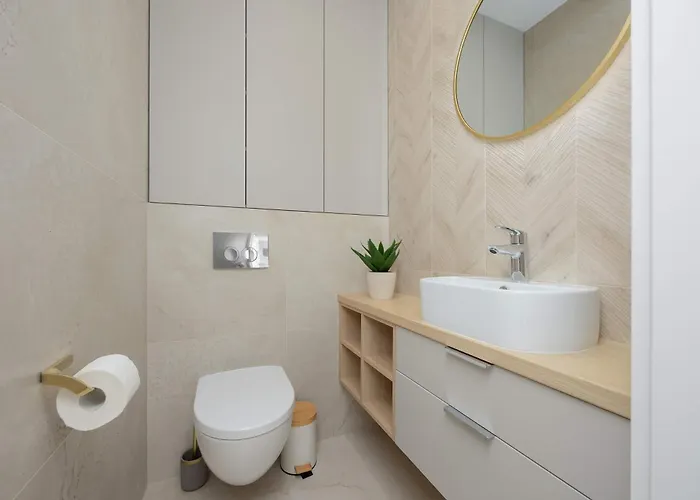 Spacious With Parking On Grochow By Renters Daire *