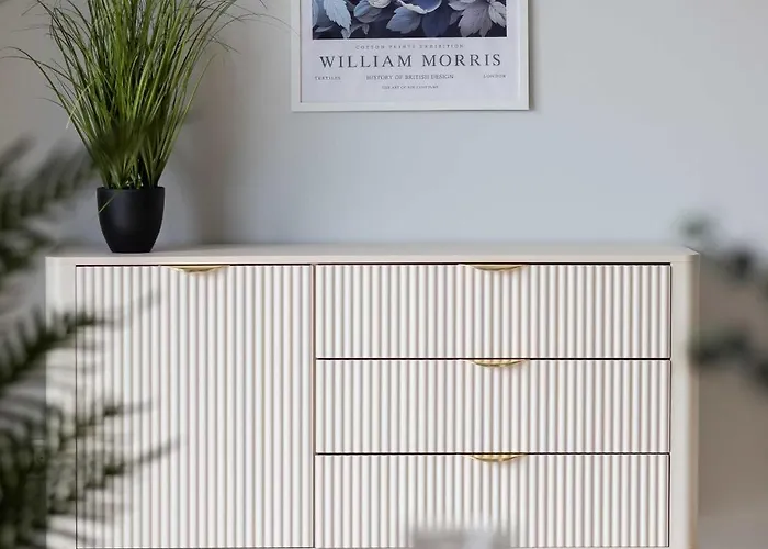 Daire Spacious With Parking On Grochow By Renters Varşova