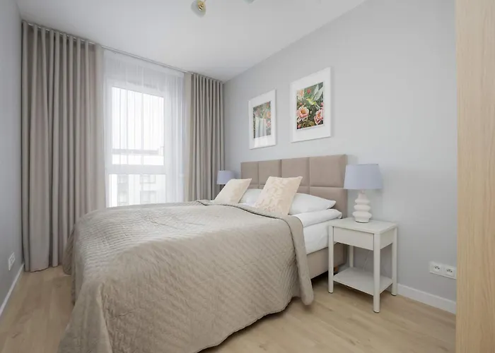 Spacious With Parking On Grochow By Renters Varşova