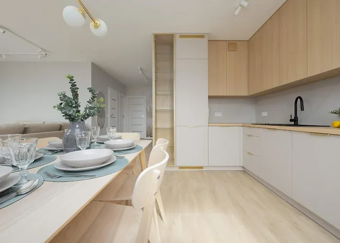 Spacious With Parking On Grochow By Renters Daire Varşova