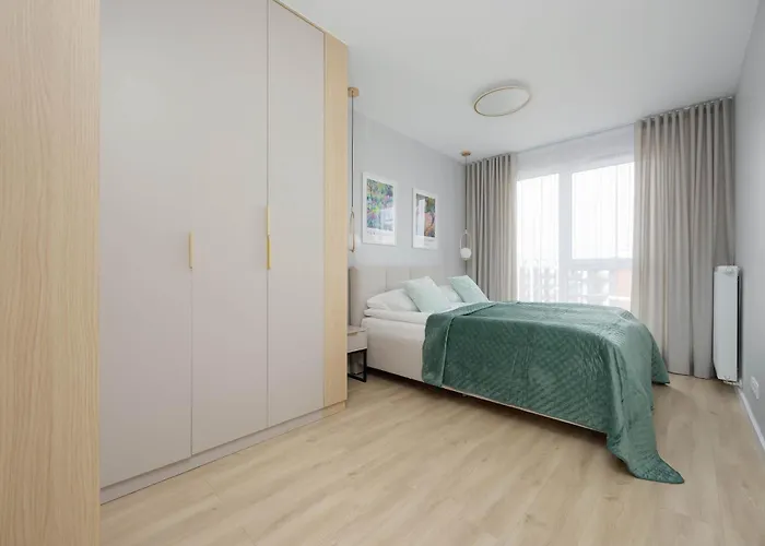Spacious With Parking On Grochow By Renters Daire