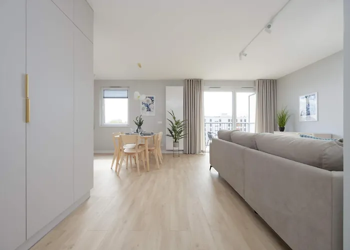 Daire Spacious With Parking On Grochow By Renters Varşova