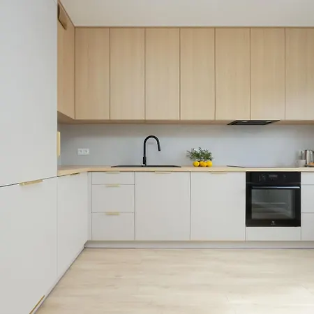 Spacious With Parking On Grochów By Renters *