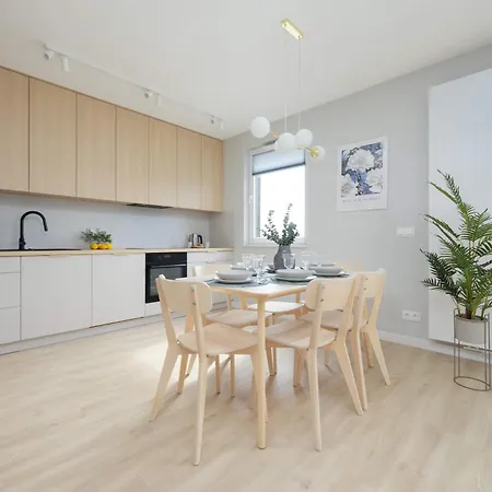 Apartment Spacious With Parking On Grochow By Renters Warsaw