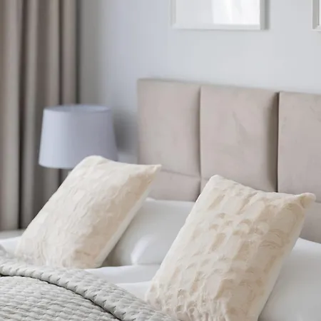 Spacious With Parking On Grochow By Renters * Warsaw